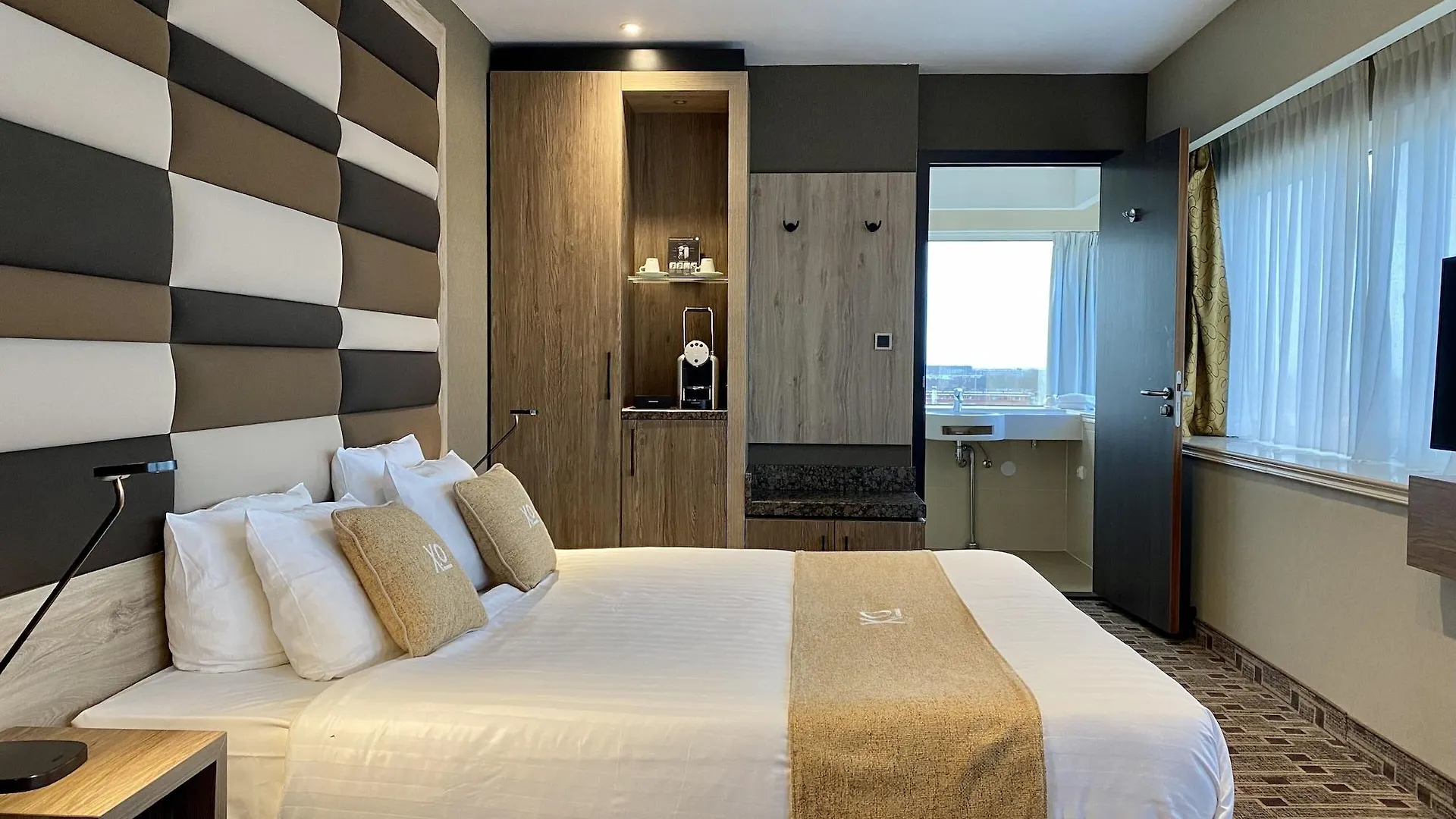 Xo Hotels Blue Tower Амстердам 4*,